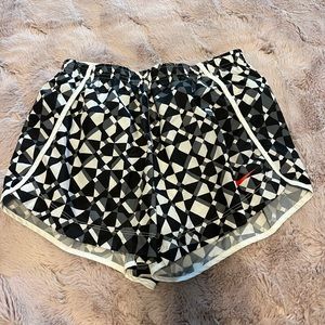 Girls, geometric pattern, Nike running shorts, size large